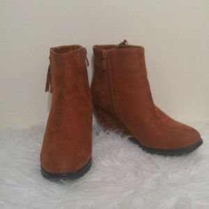 JustFab Jupiter Bootie Size 5.5